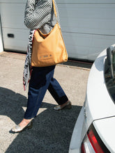 Load image into Gallery viewer, variant_camel