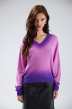 Load image into Gallery viewer, ALORA DIP TRIM V NECK | BRAMBLE
