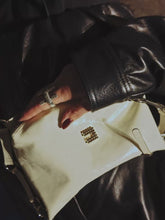 Load and play video in Gallery viewer, variant_cream
